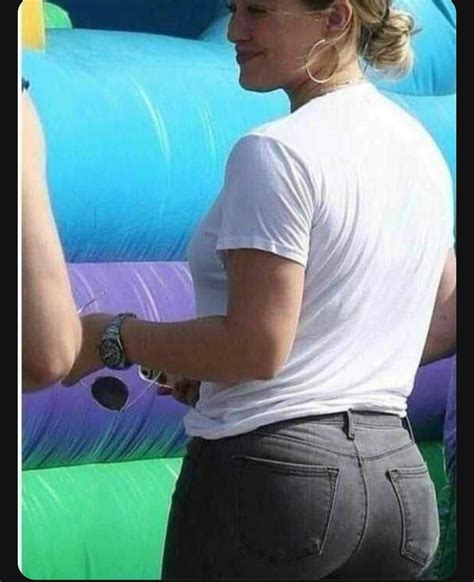 r/HilaryDuffBooty